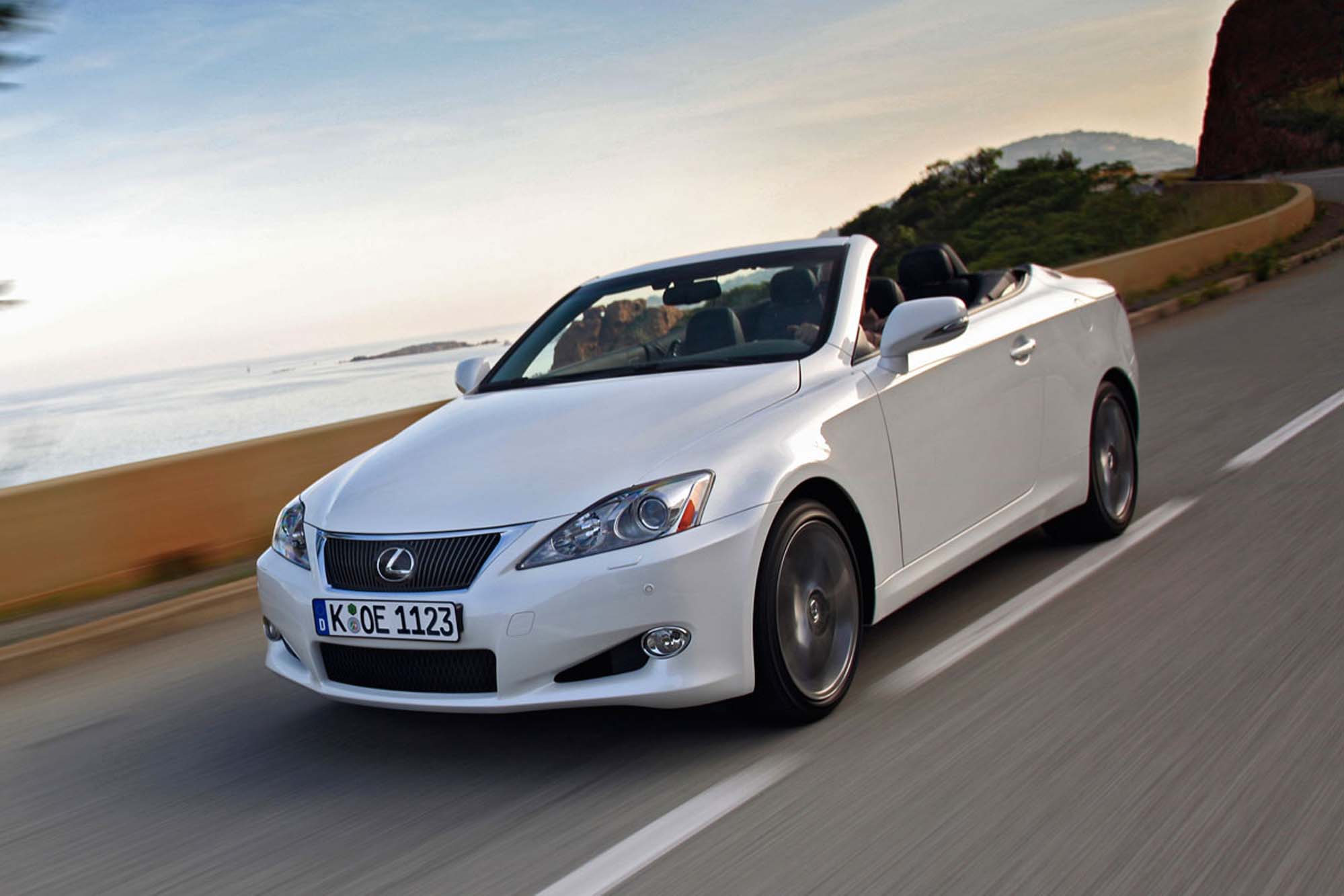 Lexus is 350 Cabrio 2010