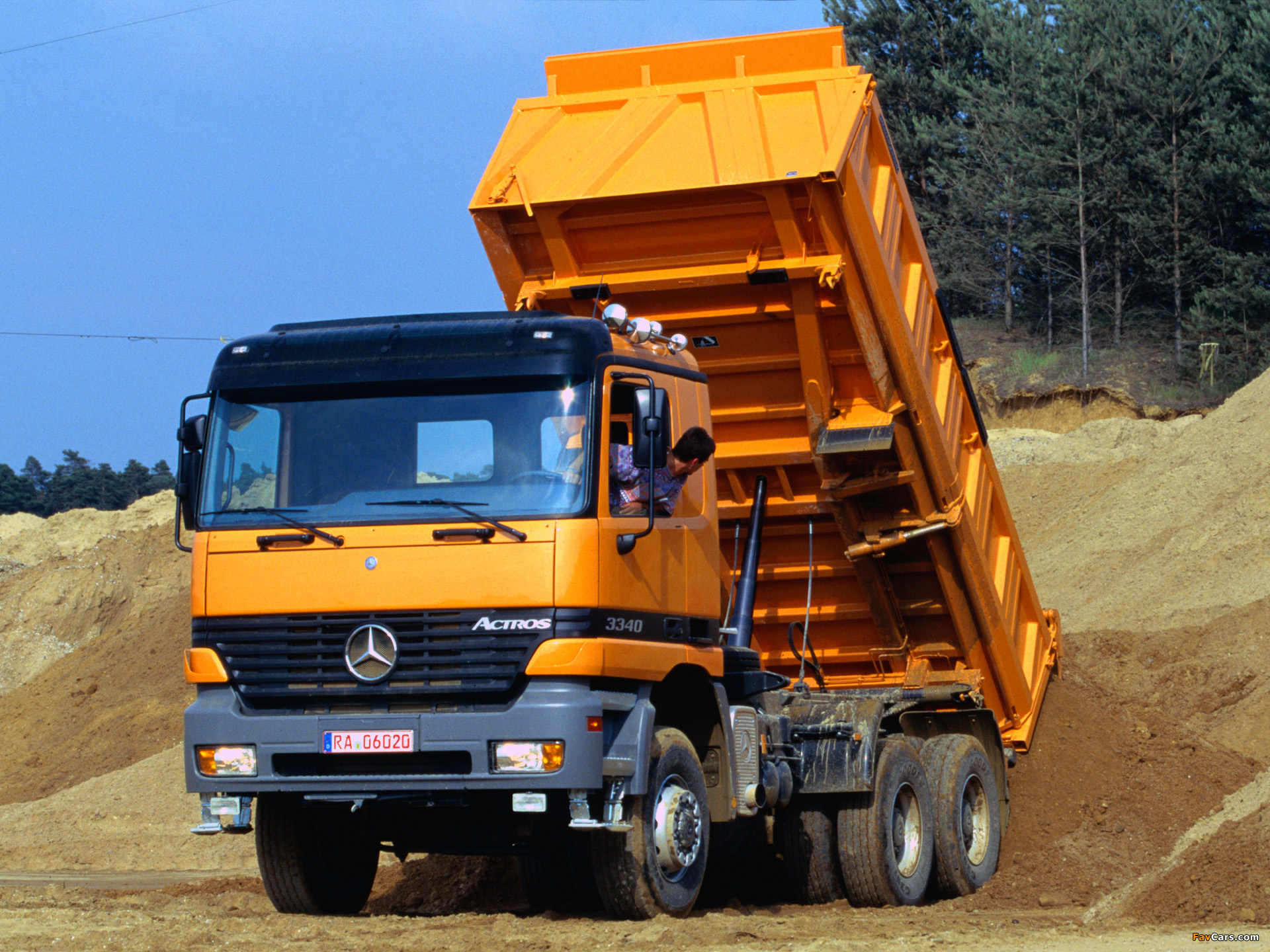 Mercedes Actros самосвал карьерный