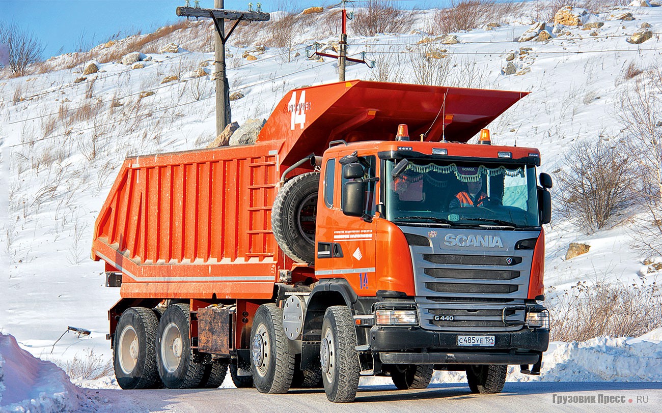 Водитель самосвала карьер. Самосвал Скания g440 8 4. Карьерный самосвал Скания g600. Самосвал карьерный Scania g440 8x4. Скания самосвал g440 новый.