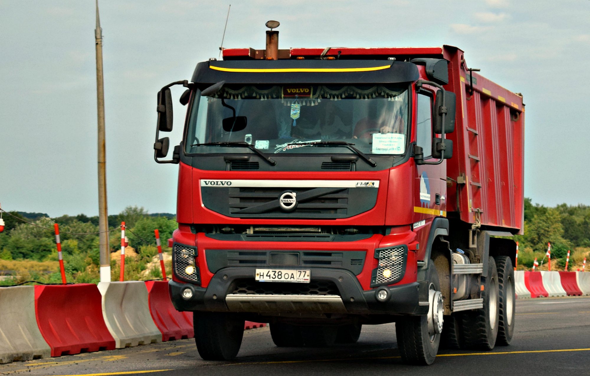 2010 Volvo FMX 8x4 022