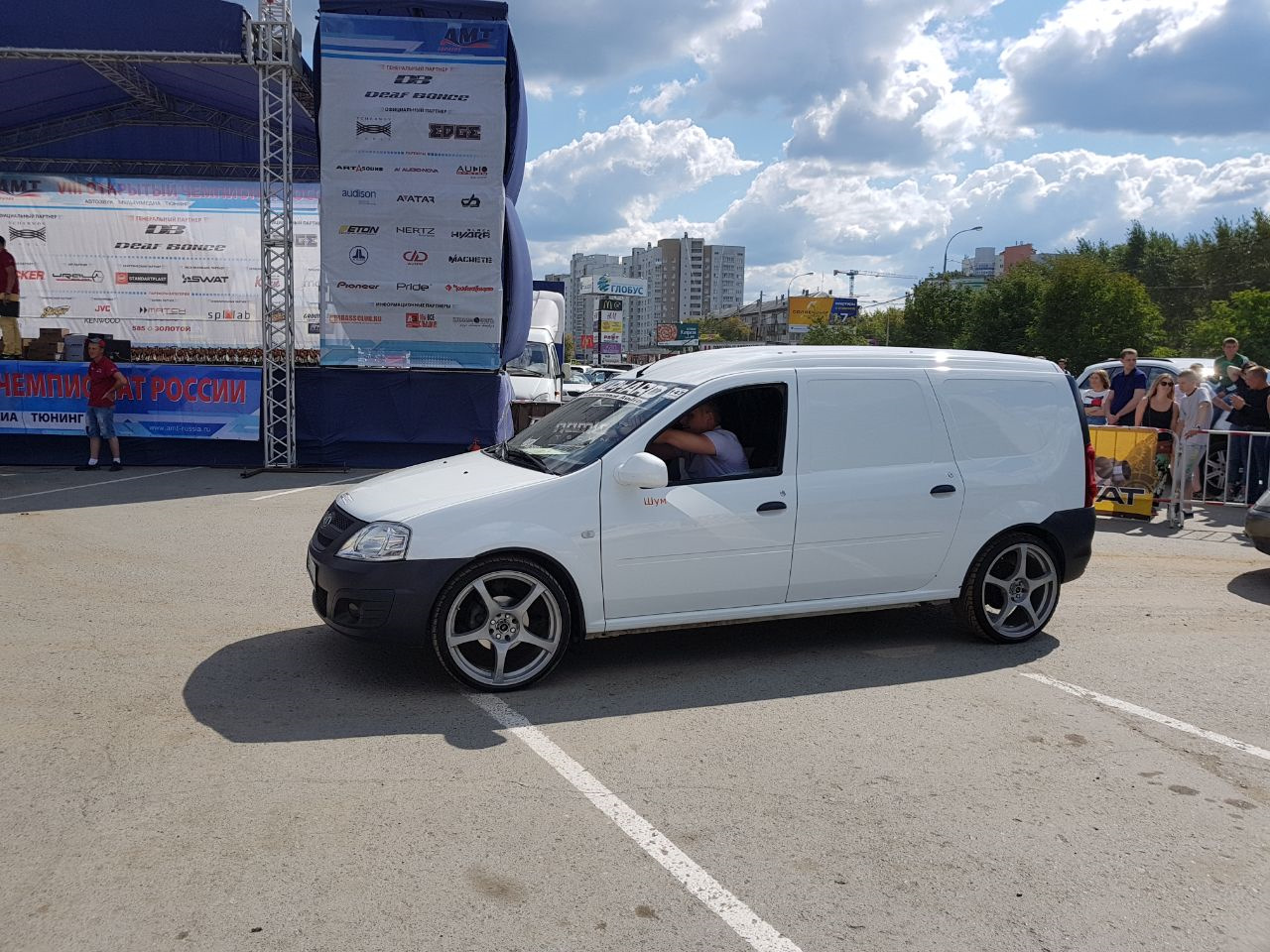 Тюнинг ларгуса. Лада Ларгус стенс. Lada Largus stance. Лада Ларгус stance. Лада Ларгус заниженная.