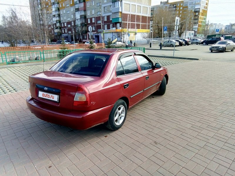 Hyundai Accent красный 146 ВАК