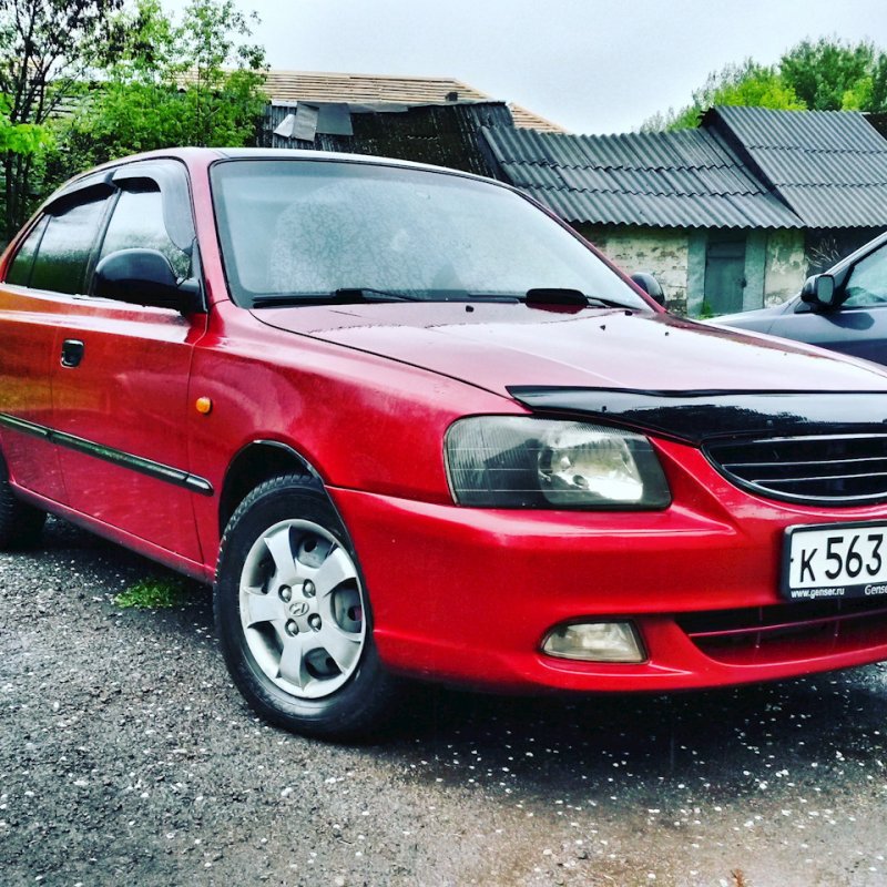 Hyundai Accent 2008 красный
