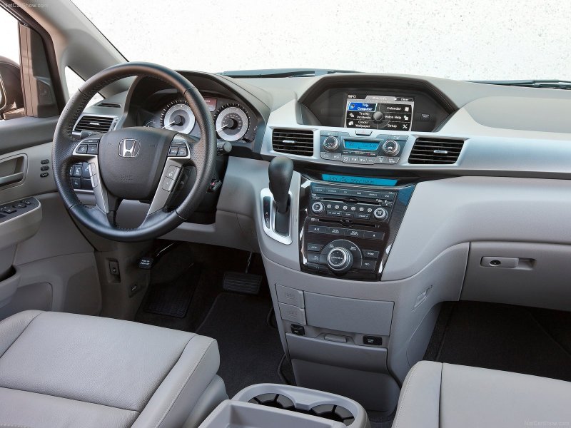 Honda Odyssey 2012 салон