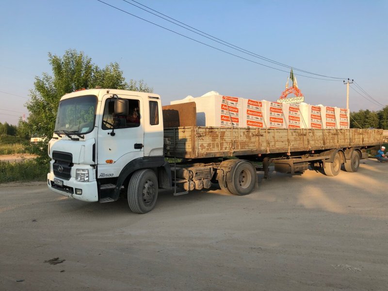 Тягач Хендай с полуприцепом