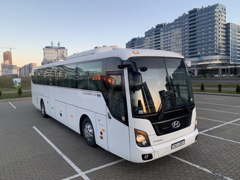 Hyundai Universe
