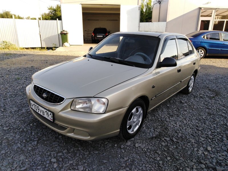 Hyundai Accent бежевый