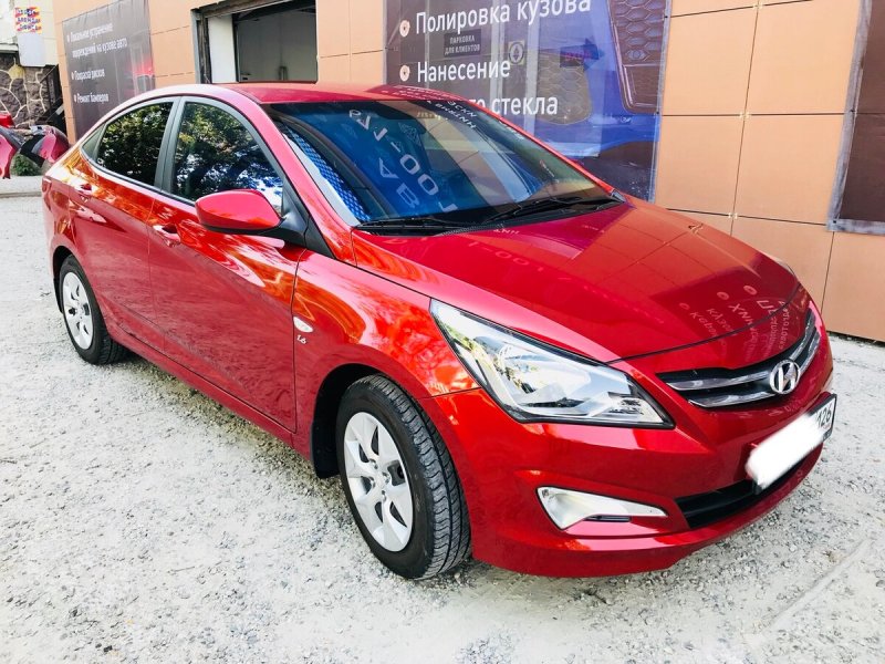 Hyundai Solaris 2016 красный