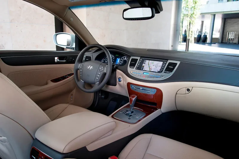 Genesis g90 салон