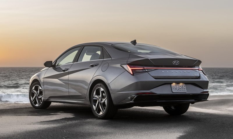 Hyundai Elantra 2022