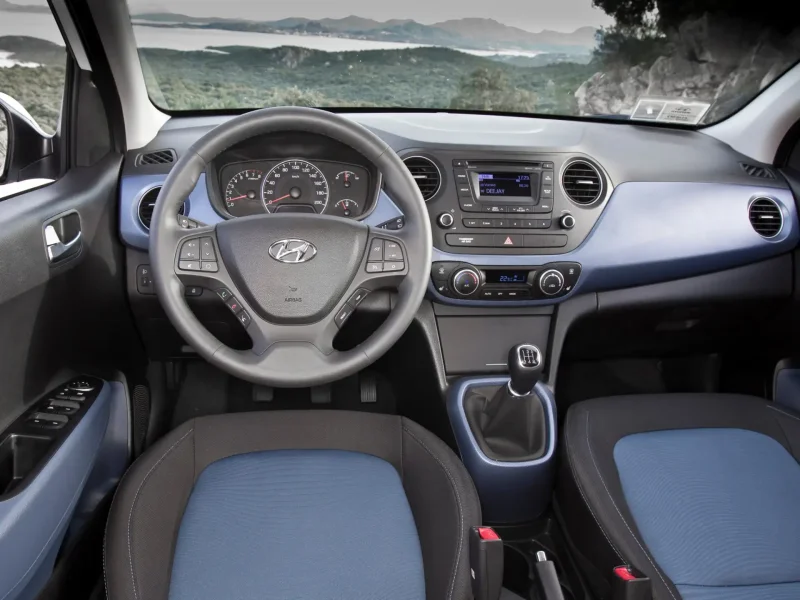 Hyundai i10 салон