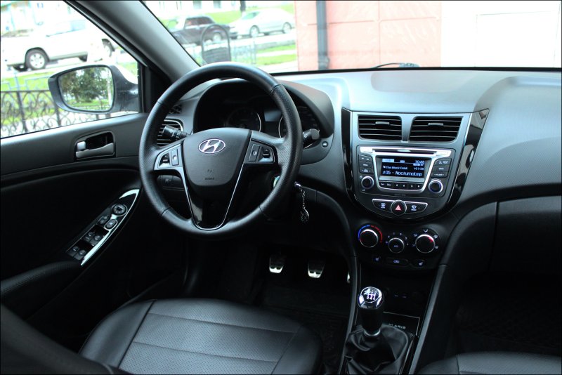 Hyundai Solaris 2013 салон