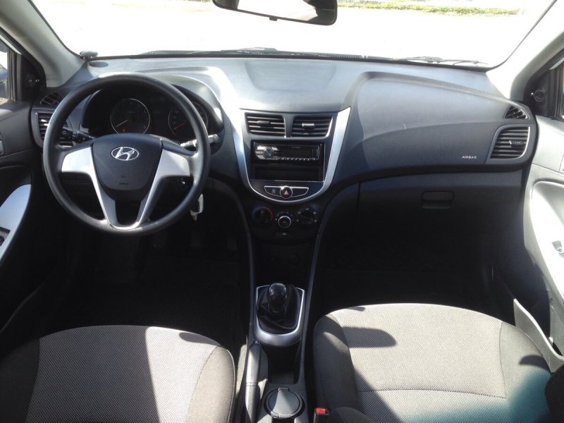 Hyundai Solaris 2014 салон