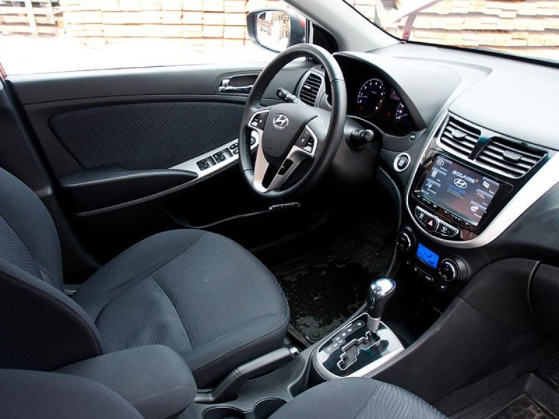 Hyundai Solaris 2013 салон