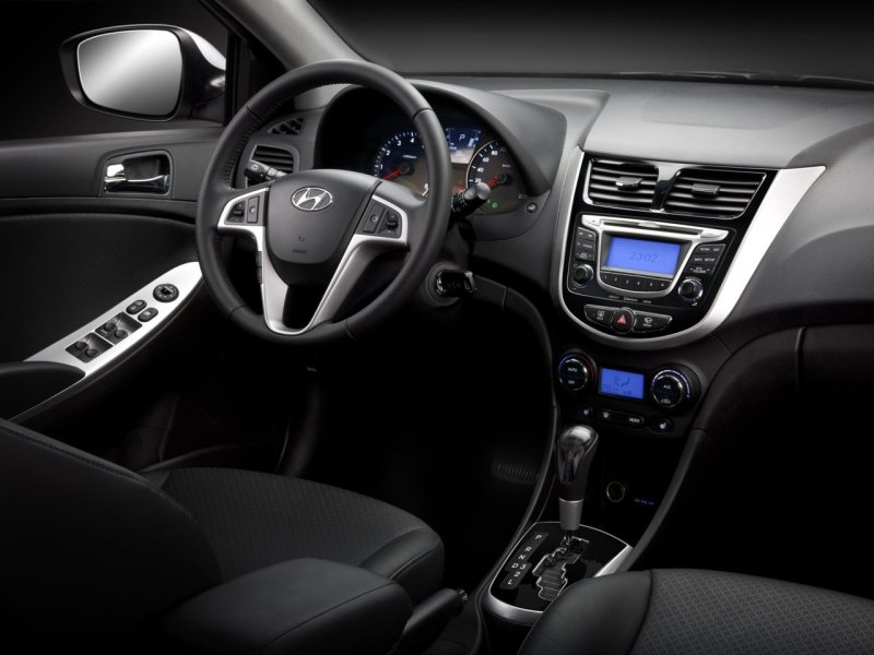 Hyundai Solaris 2010 салон
