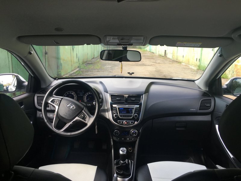 Hyundai Solaris 1 салон