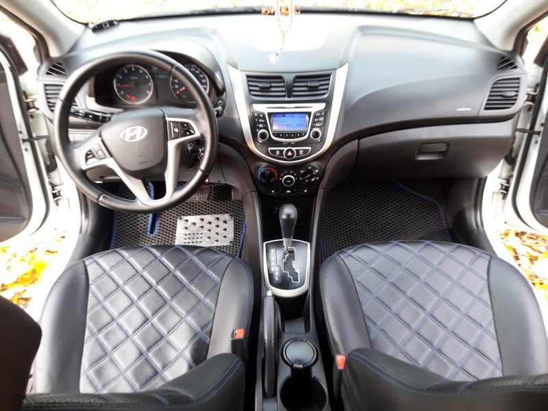 Hyundai Solaris 2013 салон