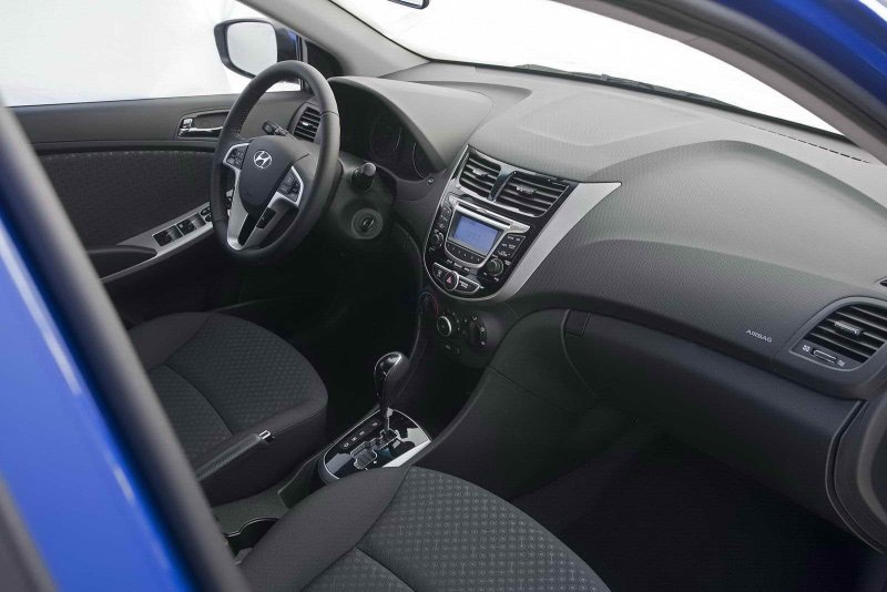 Hyundai Accent 2012 салон