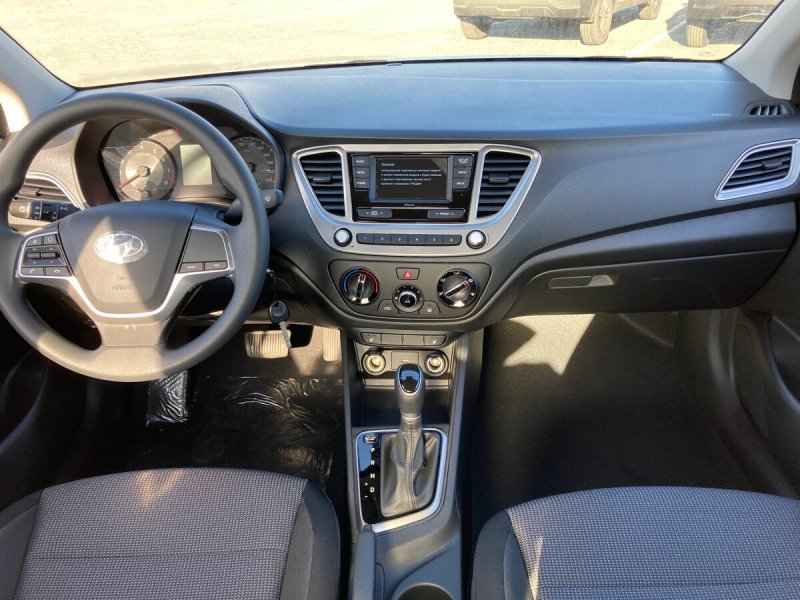 Hyundai Solaris 2018 салон