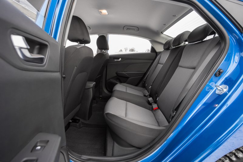 Hyundai Solaris 2017 задний ряд