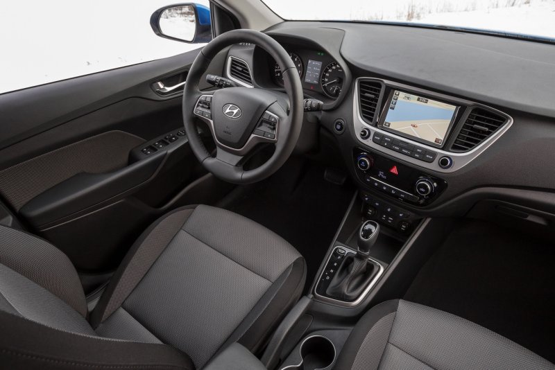 Hyundai Solaris II 2017 салон