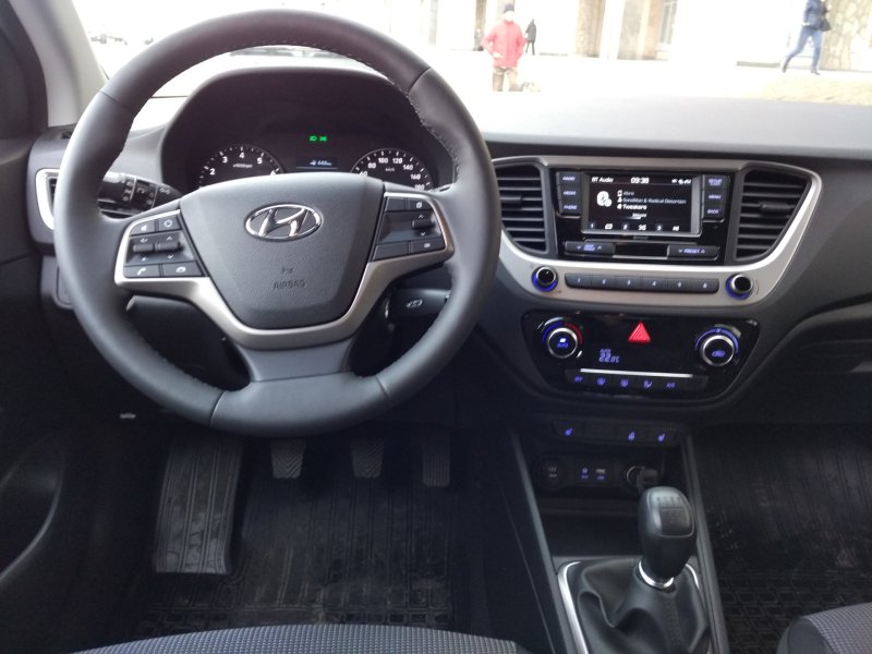 Hyundai Solaris II 2017 салон