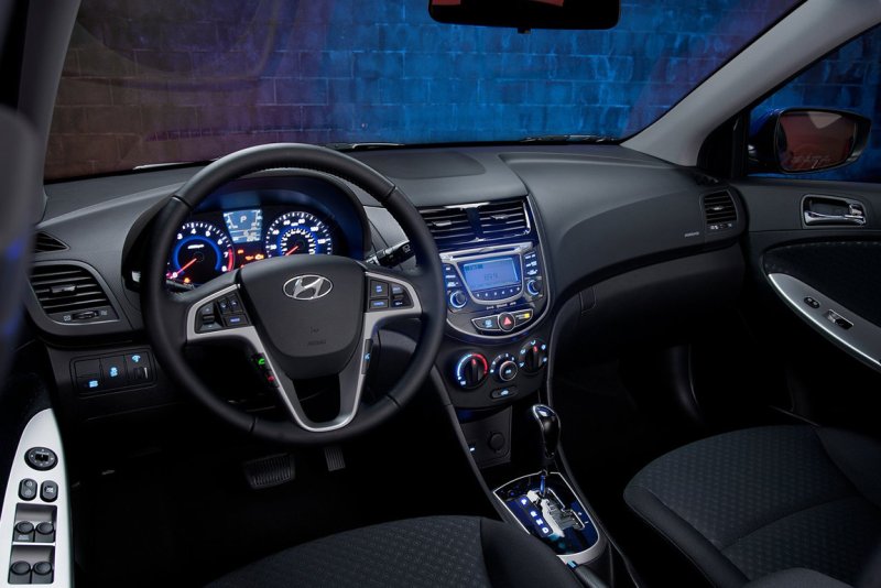 Hyundai Solaris 2012 Interior