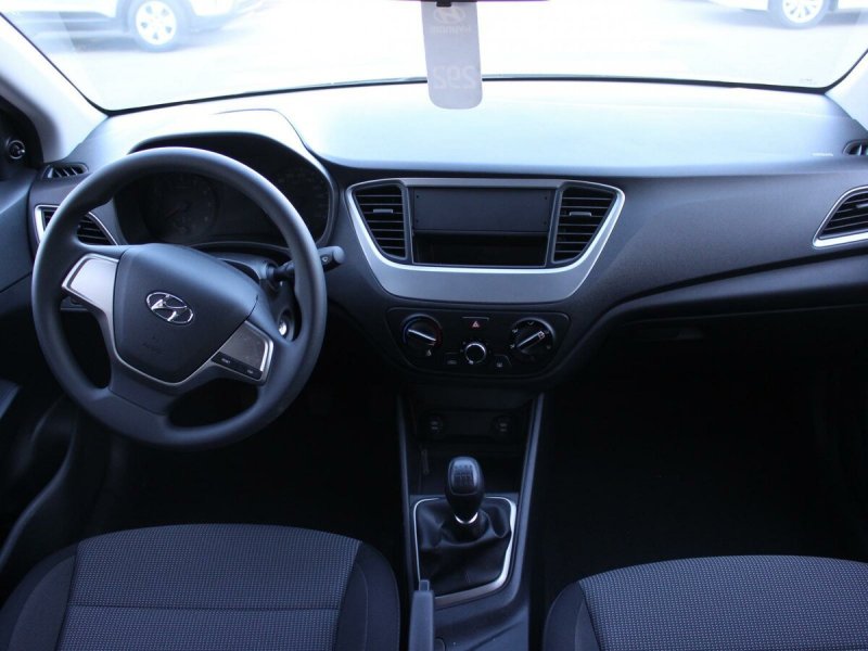 Hyundai Solaris 2019 Active Plus салон