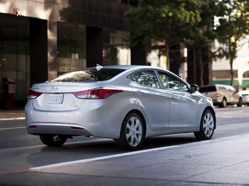 Hyundai Elantra 1