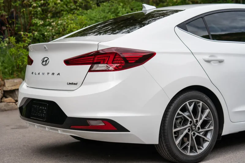 Hyundai Elantra 6 2019