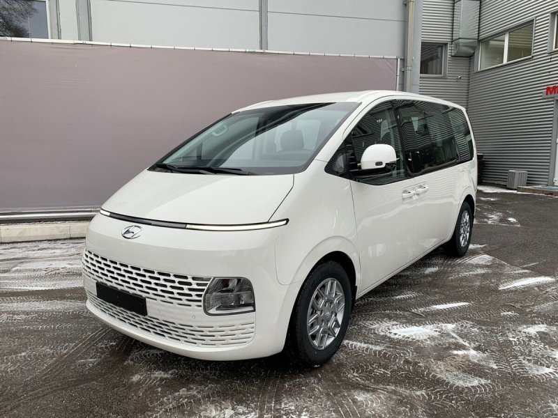 Новый Hyundai Staria 2022