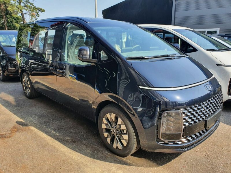 Hyundai Staria обзор