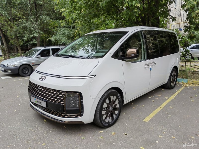 Hyundai Staria 2021
