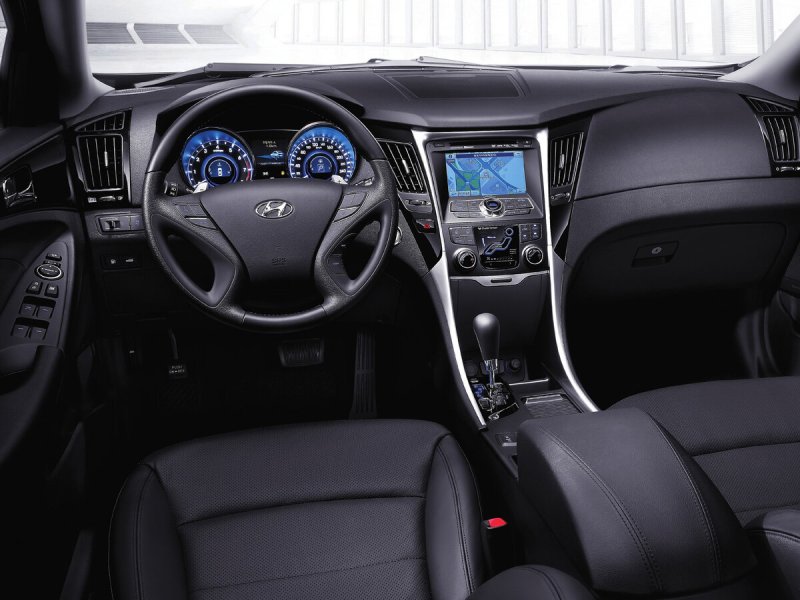 Hyundai Sonata 2011 салон