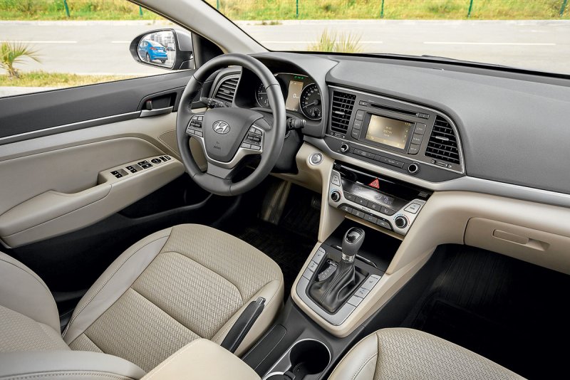 Hyundai Elantra 2014 салон