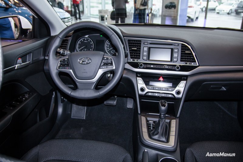 Hyundai Elantra 2016 салон