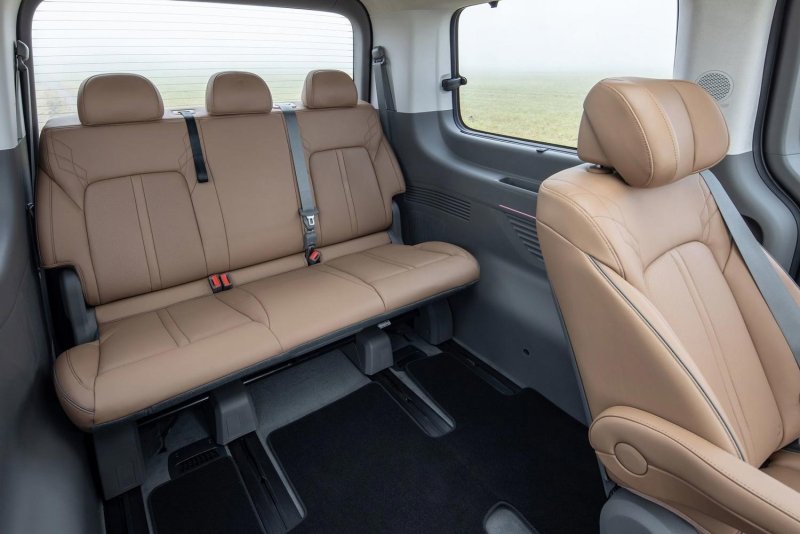 Hyundai Staria 2021 салон