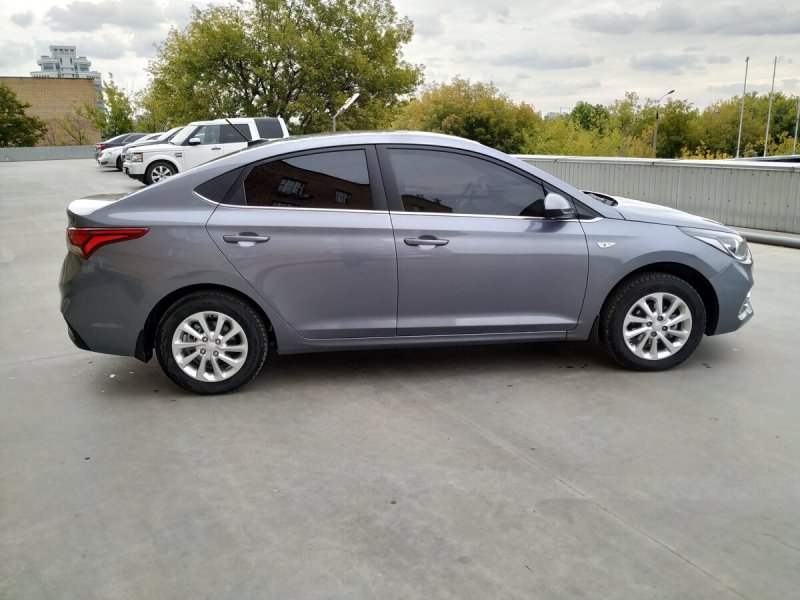 Hyundai Solaris 2013 седан серый