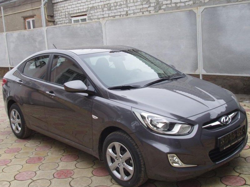 Hyundai Solaris 2013 серый металлик