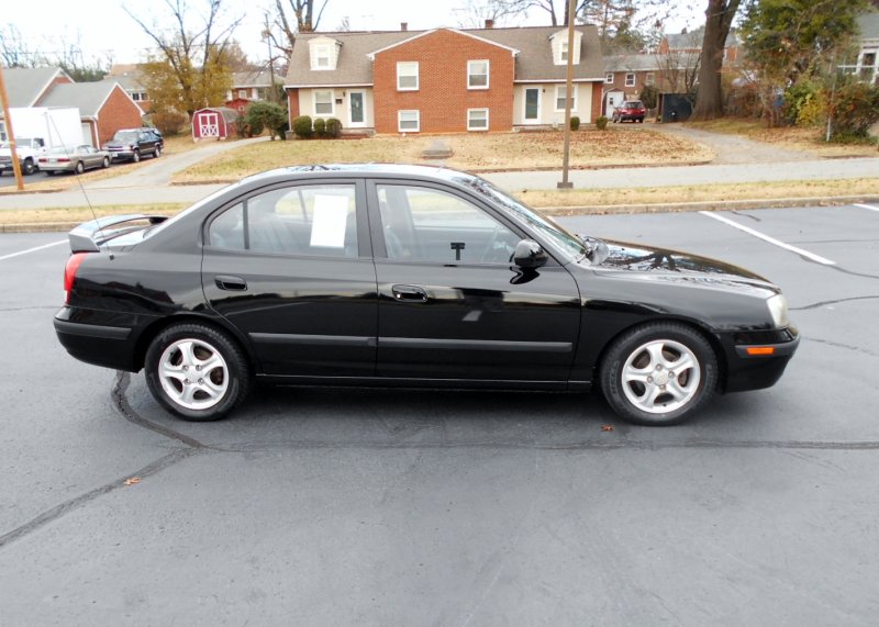 Hyundai Elantra 2002 хэтчбек