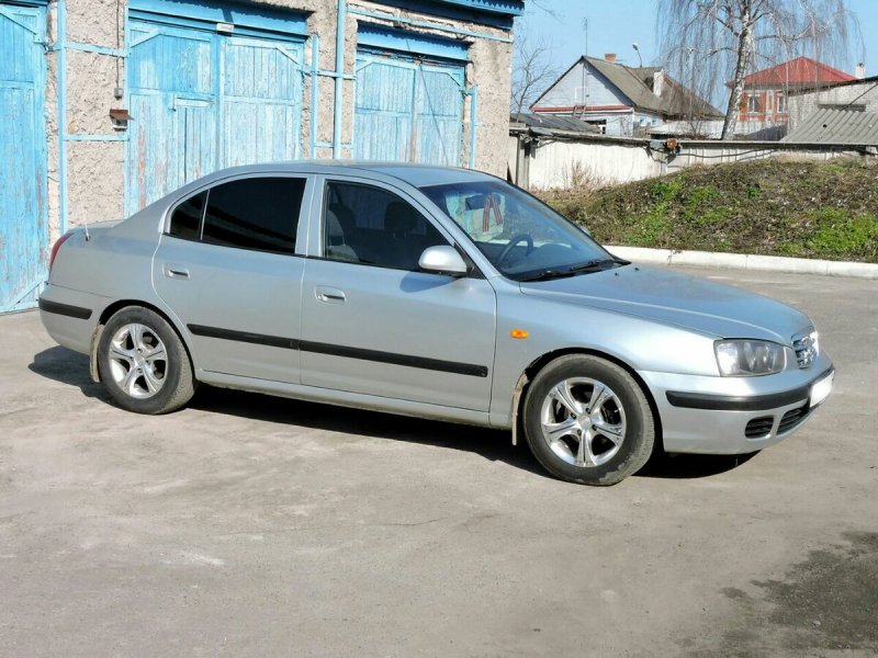 Hyundai Elantra 2003
