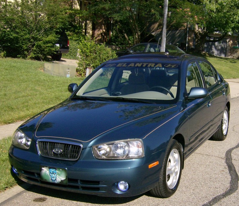 Hyundai Elantra 2003 хэтчбек