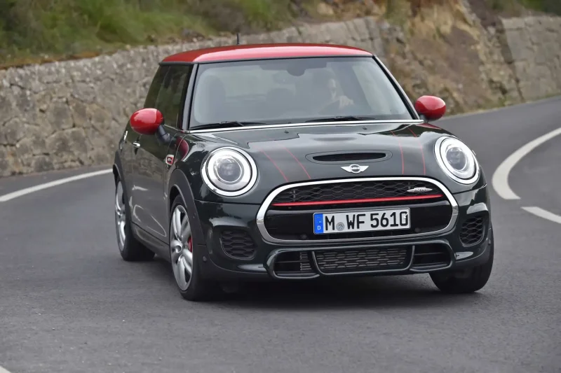 Mini JCW f56 спереди