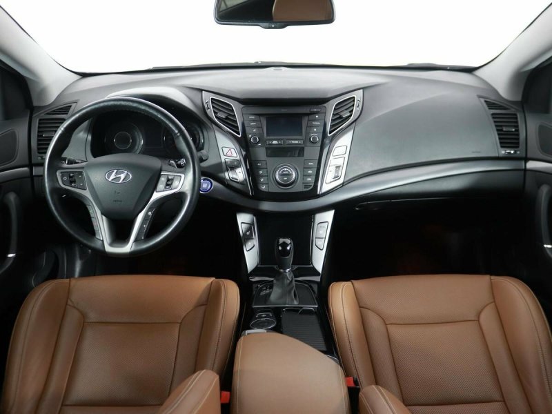 Hyundai i40 салон