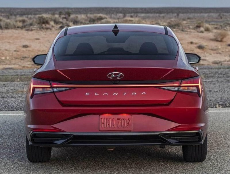 Hyundai Elantra 2021