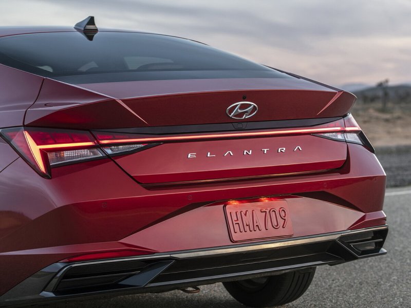 Hyundai Elantra 2021