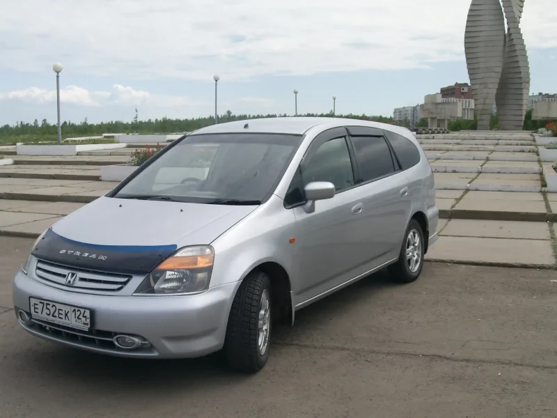 Хонда стрим 2000г