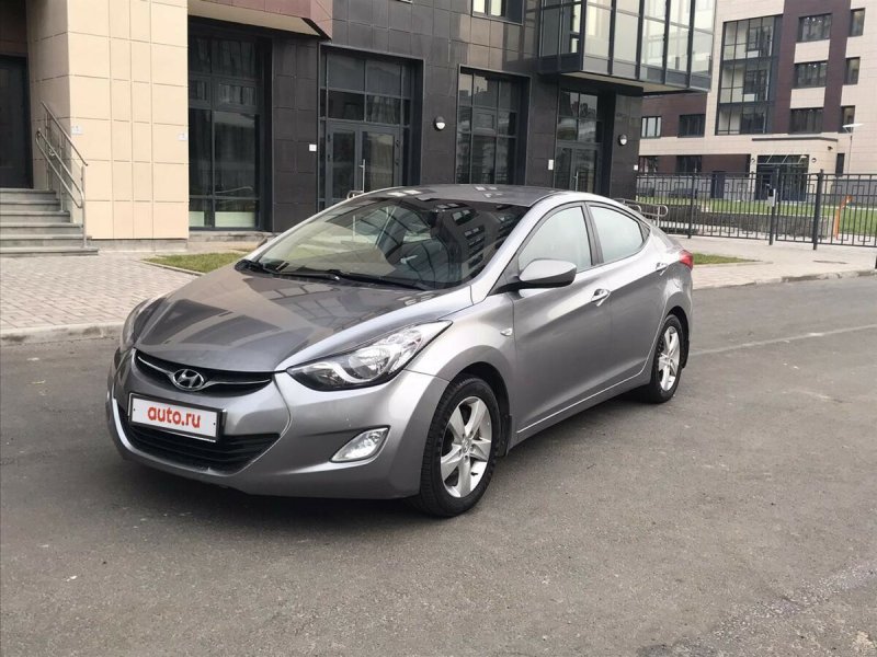 Hyundai Elantra 2012 салон