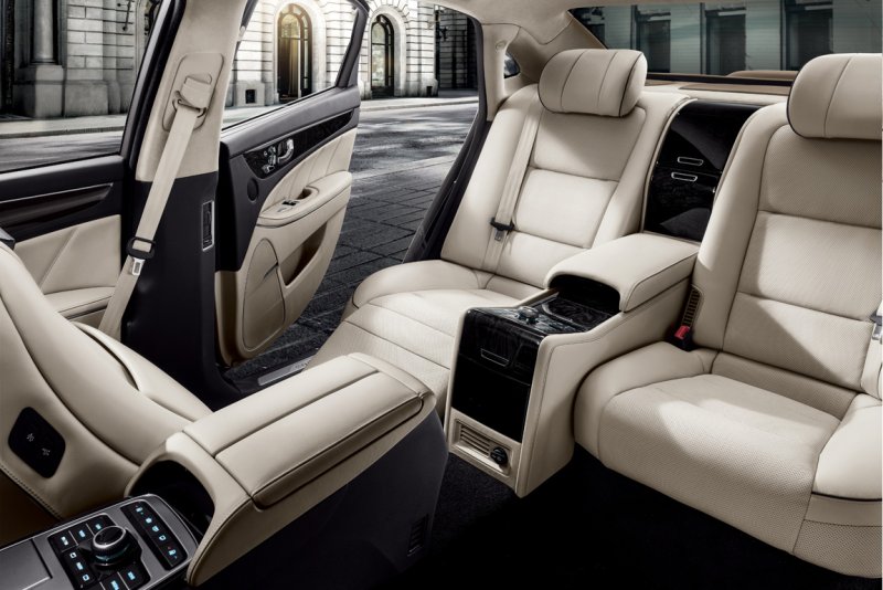 Hyundai Equus 2012 Interior