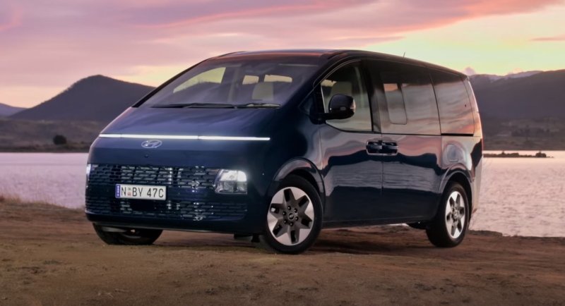 Микроавтобус Hyundai Staria 2021